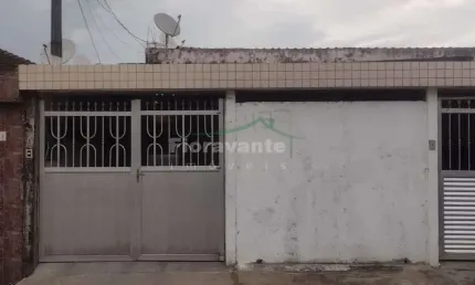Casa com 2 dorms com edícula. Vila Jockey Clube, São Vicente -