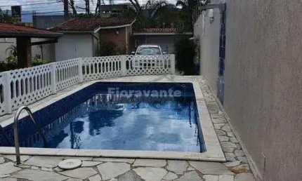 Casa com 6 quartos, Praia das Palmeiras, Caraguatatuba - R$ 990 mil, Cod: 7644
