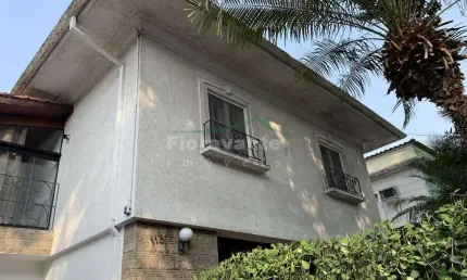 Sobrado isolado com 5 dorms, piscina - Boqueirão, Santos