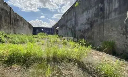 Terreno comercial à venda na Praça Lions Clube, Valongo, Santos