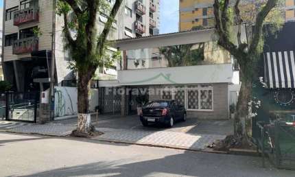 Casa com 4 quartos para alugar na Rua Eloy Fernandes, Boqueirão, Santos