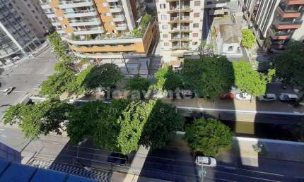 APARTAMENTO POMPÉIA   ANDAR ALTO COM 2 SACADAS    100m DA PRAIA