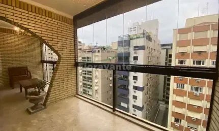 Apto 4 dorms sendo 2 suítes, dep. de empregada e 5 vagas.
