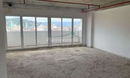 Casa comercial à venda na Rua Amador Bueno, Centro, Santos