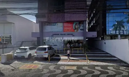 CONJUNTO COMERCIAL NA AV. ANA COSTA COM VAGA E PORTARIA 24HS
