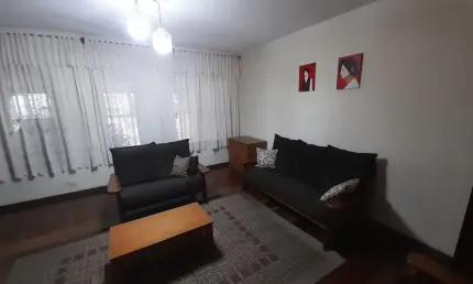 Sobrado com 4 Quartos e 2 banheiros à Venda, por R$ 600.000