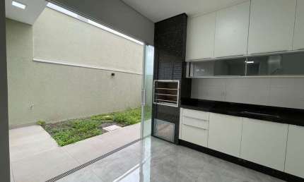 Casa com 3 quartos à venda na José Batista Neves, 55, Jardim Canadá, Maringá por R$ 850.000