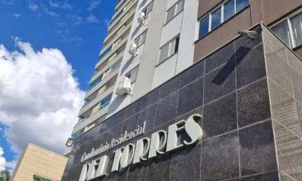 Apartamento com 3 quartos à venda na Rua Monsenhor Kimura, 353, Vila Cleópatra, Maringá por R$ 350.000