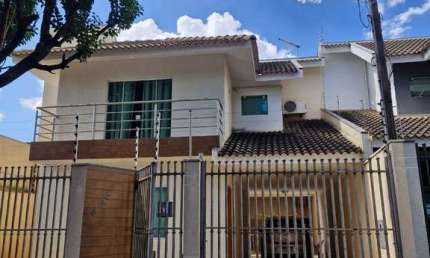 Casa com 3 quartos à venda na Rua Pioneira Sofia Ratcov Parandiuc, 62, Parque Lagoa Dourada, Maringá por R$ 689.000