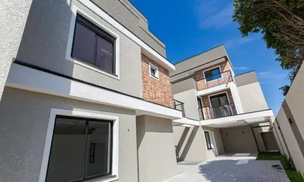Casa em condomínio fechado com 3 quartos à venda na Rua Roberto Senna, 366, Novo Mundo, Curitiba por R$ 830.000