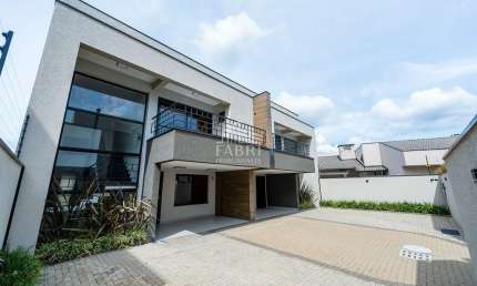 Casa em condomínio fechado com 3 quartos à venda na Doutor Waldyr Obayashi, 70, Butiatuvinha, Curitiba por R$ 1.170.000