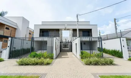 Casa com 3 quartos à venda na Doutor Waldyr Obayashi, 70, Butiatuvinha, Curitiba por R$ 1.170.000