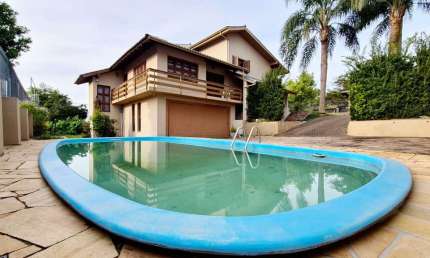 Casa à venda 3 Quartos, 1 Suite, 6 Vagas, 732M², Primavera, Novo Hamburgo - RS