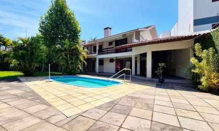 Casa à venda 4 Quartos, 6 Vagas, 996.75M², Jardim Mauá, Novo Hamburgo - RS