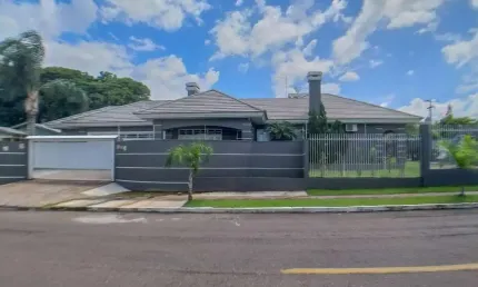 Casa à venda 3 Quartos, 3 Suites, 6 Vagas, 580M², Centro, Campo Bom - RS