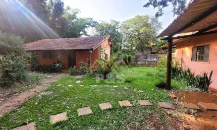Chácara com 1.962 m², com muita Área Verde dentro de Botucatu!