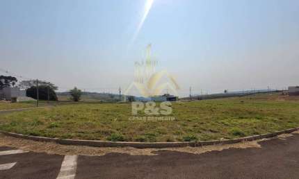 Terreno de esquina no Condomínio Mirante da Serra I, com 342 m².