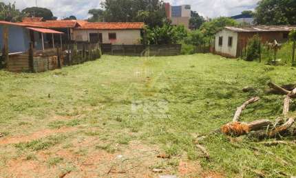 Oportunidade! Terreno com ótima localização com 450 m2 em Botucatu!