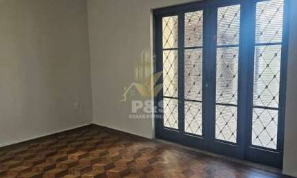 Casa Plana com Edícula, ótima Oportunidade perto do Hospital Sorocabana/Btu