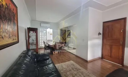 Casa com 3 dormitórios, área gourmet, quintal e fácil acesso a UNESP.