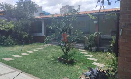 Sobrado para Venda em Guarulhos, Vila Nova Bonsucesso, 4 dormitórios, 1 suíte, 3 banheiros, 6 vagas