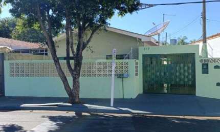 Casa a venda em Vila Brasilia, Sao Carlos - 3 dormitorios e otima estrutura!