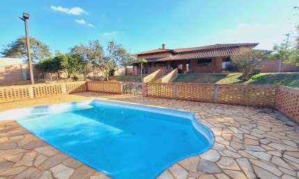 Chacara de luxo com piscina e churrasqueira em condominio fechado!