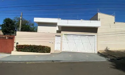 Casa de alto padrao com piscina aquecida no Planalto Paraiso, Sao Carlos