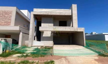 Linda Casa de 4 Dormitorios em Condominio no Parque Faber Castell IV