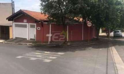 Casa a venda em Sao Carlos: 3 dormitorios, churrasqueira e 4 garagens cobertas!