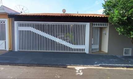 Espacosa casa de 3 dormitorios com suite no Jardim Ipanema, Sao Carlos