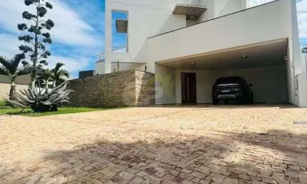 Sobrado de luxo com 5 dormitorios e piscina aquecida em Condominio Damha I - Sao Carlos