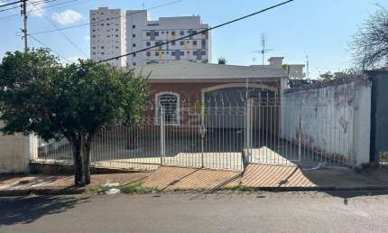Casa padrao a venda no Jardim Lutfalla em Sao Carlos!