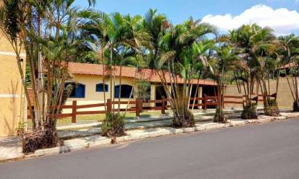 NATUREZA A UM PASSO - CASA TERREA EM AMPLO TERRENO, E FACILIDADE DE CONTATO COM A NATUREZA- RESIDENCIAL COM BOSQUE E AREAS PARA CAMINHADAS.