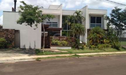 Sobrado de luxo com piscina aquecida no Condominio Residencial Damha I em Sao Carlos