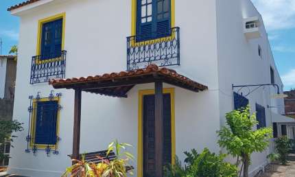 Excelente Oportunidade! Linda Casa de 2 Andares em Localização Privilegiada