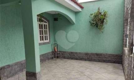 Casa com 3 quartos à venda na Mil E Quarenta E Três, Santo Agostinho, Volta Redonda