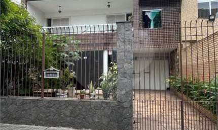 Casa com 4 quartos para alugar na Oscar De Almeida Gama, Aterrado, Volta Redonda