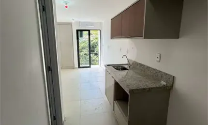 Kitnet / Stúdio à venda na Manuel Dos Santos Gonçalves, Jardim Amália, Volta Redonda