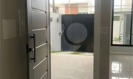Casa com 3 quartos à venda na Vereador José Marques Simões, Jardim Amália, Volta Redonda