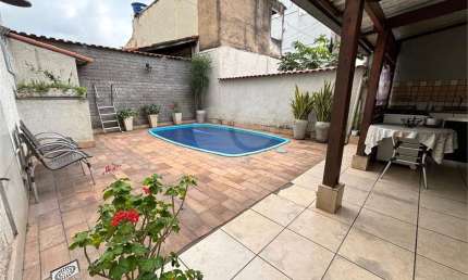 Casa com 3 quartos à venda na Das Industrias, Vila Mury, Volta Redonda