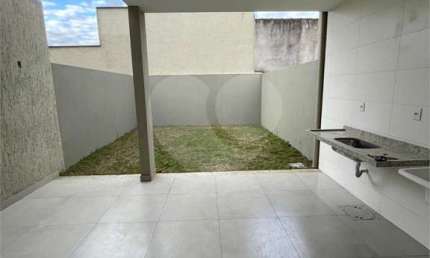 Casa com 3 quartos à venda na Quatro, Aero Clube, Volta Redonda