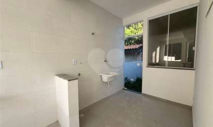 Casa em condomínio fechado com 2 quartos à venda na Vinte E Um De Abril, Roma, Volta Redonda