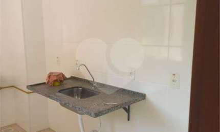 Apartamento com 2 quartos para locação em Três Poços - RJ