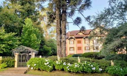Apartamento duplex 80m² com 2 dormitórios em Gramado