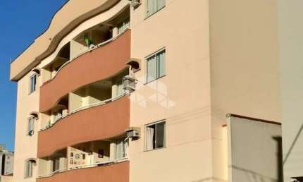 Apartamento mobiliado 1 suíte + 2 quartos no Centro de Jaraguá do Sul
