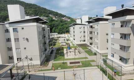 Apartamento com 02 quartos/dormitórios no bairro Prado, em Biguaçu- SC