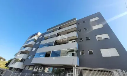 Vende excelente apto no Panazzolo 3 dormitórios 1 suíte.