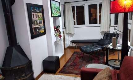 Encante-se com Este Apartamento 2 dormitórios Mobiliado no Coração de Gramado