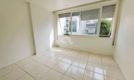Apartamento Jk reformado a venda no bairro Cidade Baixa a metros do RISSUL da Rua da República